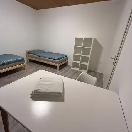 Monteuerzimmer 아파트